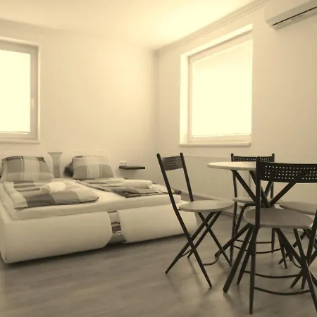 Csaladi Elmeny Apartman Es Vendeghaz Hajduszoboszlo