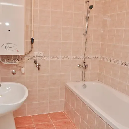 Apartment Csaladi Elmeny Apartman Es Vendeghaz Hajduszoboszlo