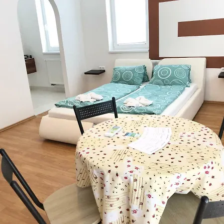 Csaladi Elmeny Apartman Es Vendeghaz * Hajduszoboszlo